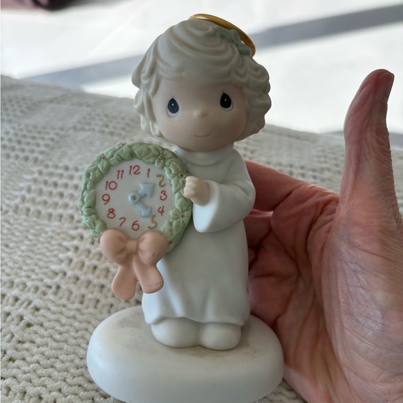 Precious Moments by Enesco figurine: Time For A Holy Holiday - Picture 2 of 6